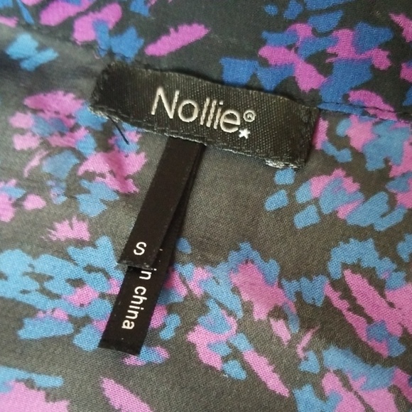 Nollie Cold Shoulder Button Down Printed Top - Picture 5 of 7